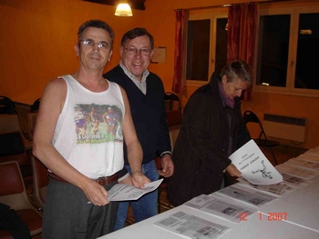 CHOUCHOU, DANIEL et CHANTAL à l'agrafage des rapports