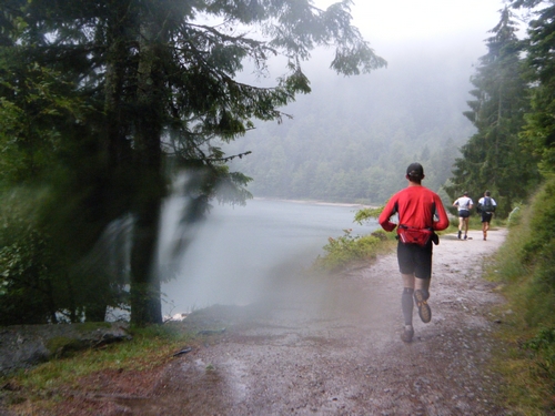 Tour du lac des corbeaux, il tombe des cordes à mon passage