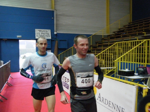 Arrivée de Emmanuel MEYSSAT (champion de France 2011 de trail court) et Jéremy PIGNARD (3ème)