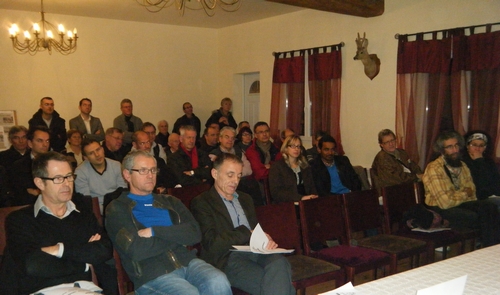 attentifs devant.....