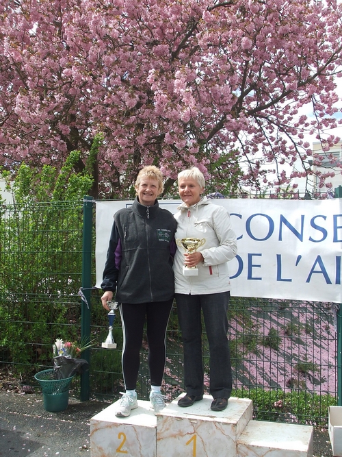 Chantal, 1ère VF3, devant l'infatigable Micheline ODOUX