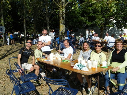 Longue attente des résultats....heureusement avec le soleil et la bière!