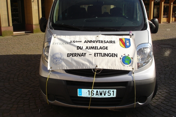 les 2 minibus sont prêts...