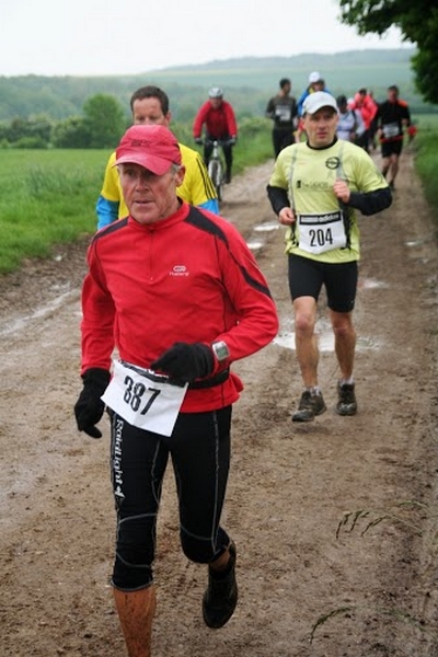 Jean THIEBAULT (1er VH4) suivi par Paulo emmenant un ami