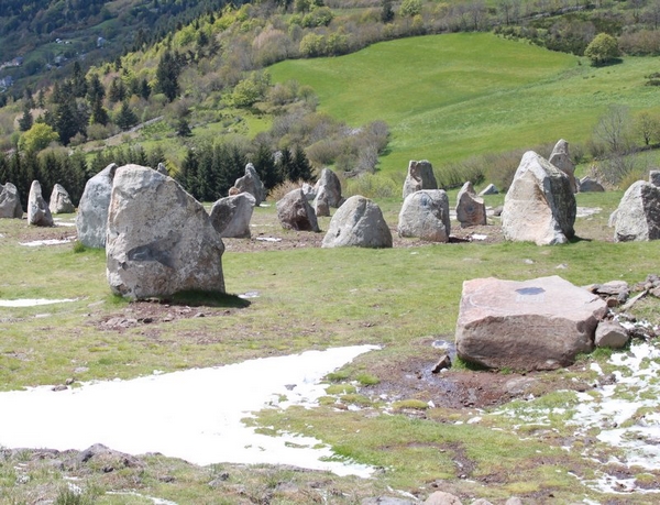 Il y a aussi des menhirs en Ardèche