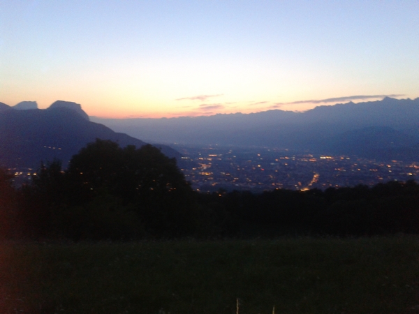 montée vers le Vercors, lever de soleil sur Grenoble
