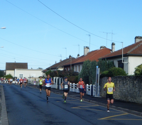 Florent sur le 7km, c'est parti trés vite devant....il faut aussi doubler tous les concurrents du semi!