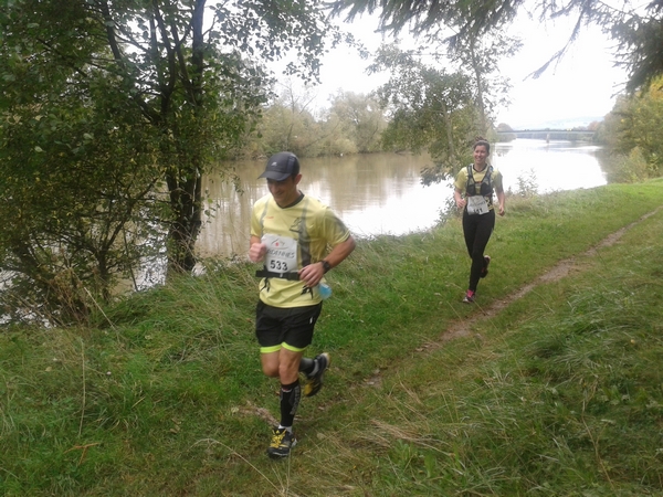 Echauffement en bord de meuse pour Fabrice et Mélissa