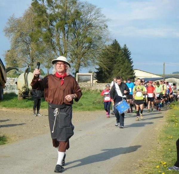 Vers le départ ....tambour en tête