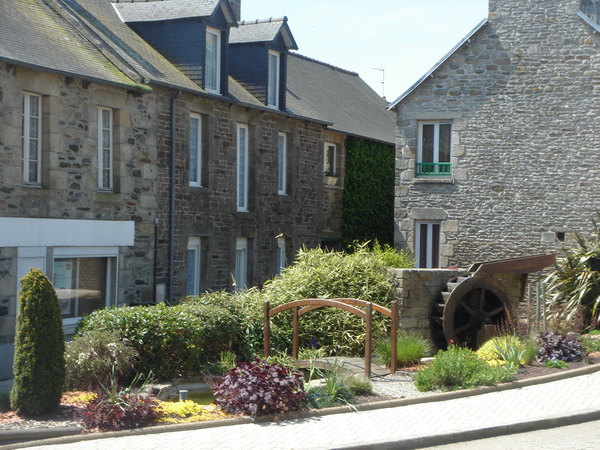 Tout au long du parcours, jolis villages......