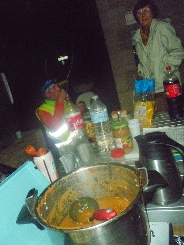 Il y a de quoi reprendre des forces....soupe, café, compote....