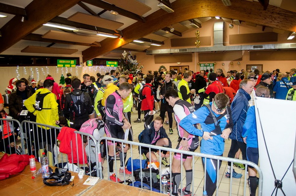 Beaucoup de monde dans la salle des fêtes