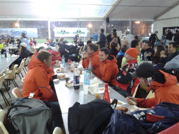 repas d'après course ....dans le froid, dommage 
