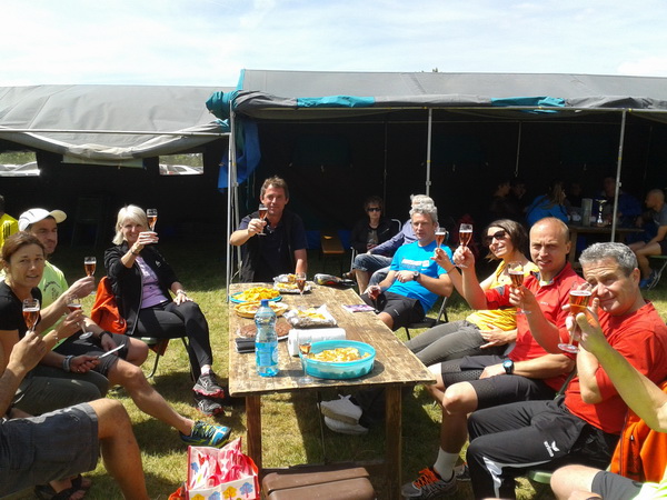 L'après course....seuls les trails et ultra trails offrent autant de convivialité et de plaisir  