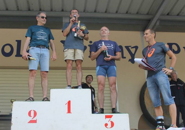 Le podium V3M ....presque 100% JCEC....le 3ème Philippe MORLET fut l'un des 1ers adhérents du Club de 1986 à 1989