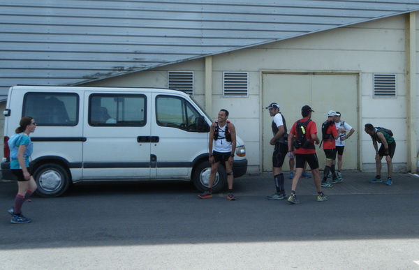 Arrivée au hall des sports.....