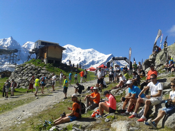 Ligne d'arrivée du marathon à 2000m après une dernière belle côte