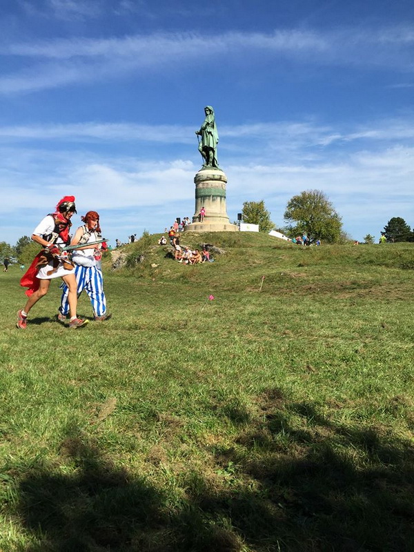 A courir...Obélix a perdu un peu de poids...ou est-ce un manque de sangliers ?