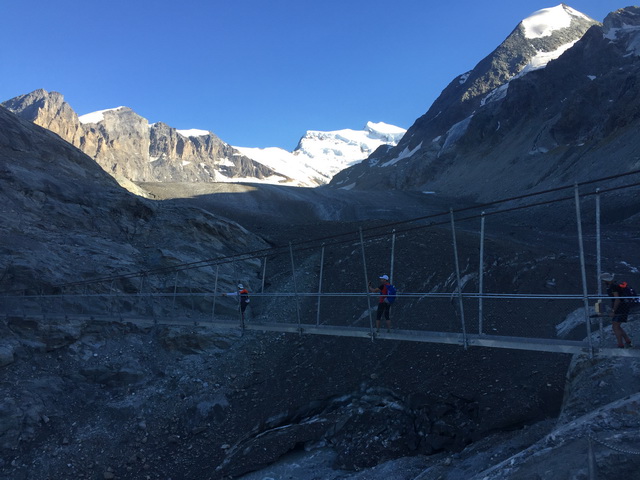 fin de journée beaucoup de vent bien frais sur la passerelle