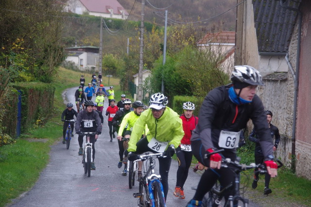 N°28 passage de vélo à Claude