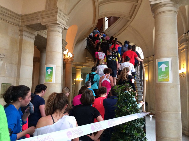 .....dans l'escalier de l'opéra...ça bouchonne un peu