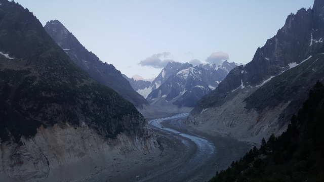 21h20, une dernière photo avant la nuit : la mer de glace ou plutôt ce qu'il en reste......