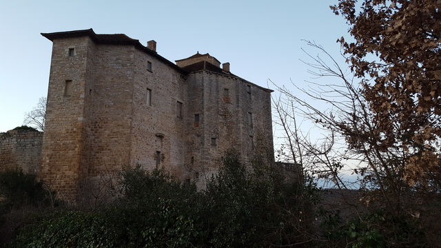 Vendredi : arrivée aux Châteaux....le neuf et le vieux...