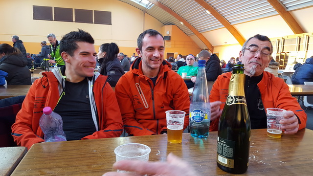 Champagne, bière....mais on va finir à l'eau