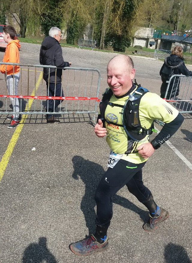 Fabien....toute la course les yeux fermés ou c'est le soleil ??