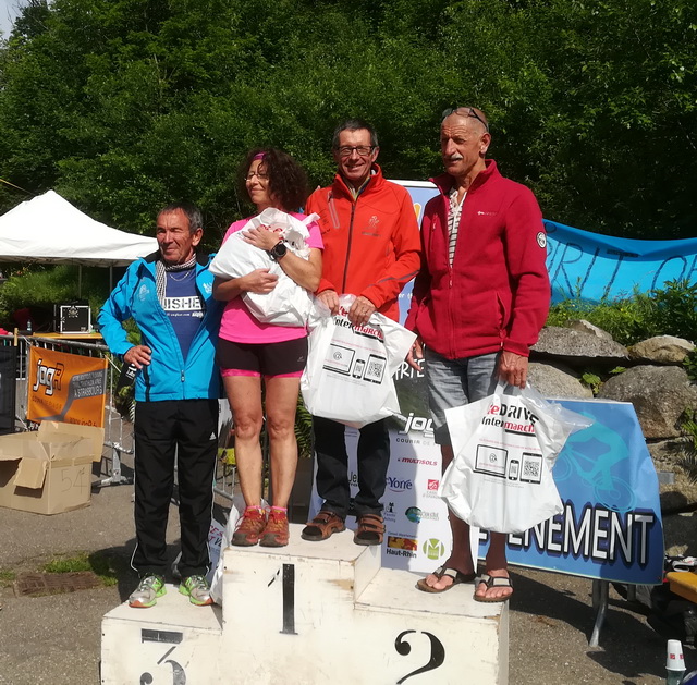 podium master 3 ....Je retrouve le 2ème, (jeune master3) Laurent Schwartz ,  11ème et 12ème au Sparnatrail 2003 et 2004 !!