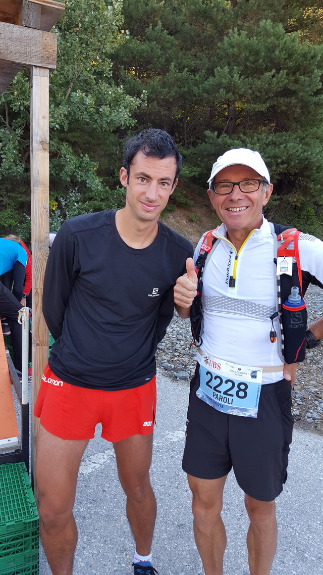 kilian Jornet pas pressé de se préparer avant son record de 6 victoires sur la course .... toujours aussi simple et abordable 