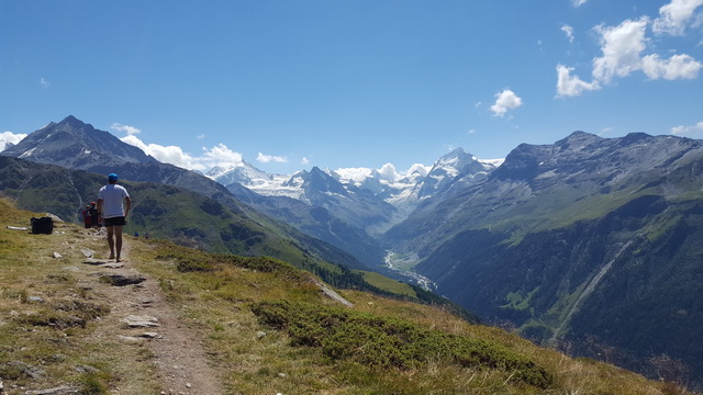 Les cinq plus de 4000 devant moi...dommage des nuages se sont invités ..