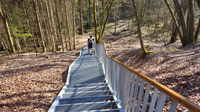 surprenant cet escalier avant de repartir dans les kms de monotraces