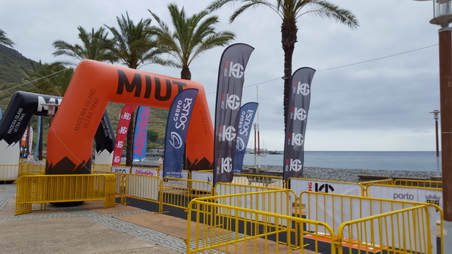 l'arrivée sur la plage de MACHICO