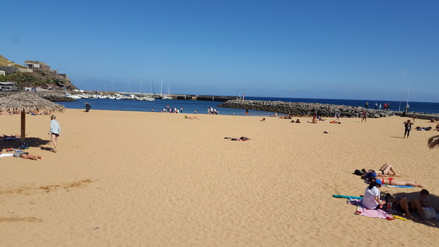 Seule plage de sable de l'île à Machico (arrivée de la course)