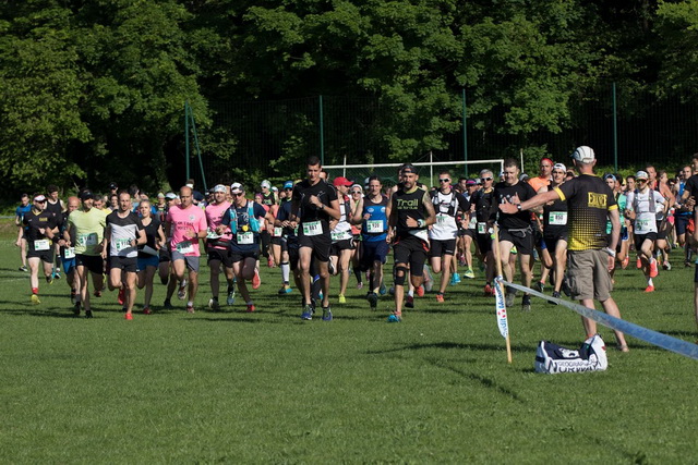 Un vrai départ de cross du 15km duo.....pour s'engouffrer......