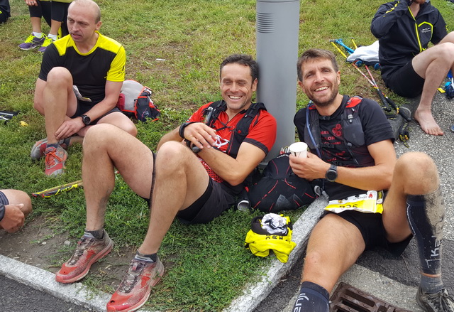 Fabrice, Yannick et Romain.....avec 25° de plus à l'arrivée....après près de 10h de course....ça va mieux